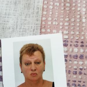Bonjour dame 55ans cherche h de ménage ou  préparation appartement location a partir du 5 avril  respecter regles, hygienne