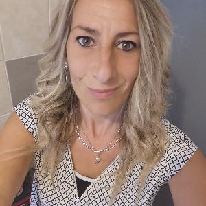 Propose mes service pour de l'entretien du domicile ménage, course