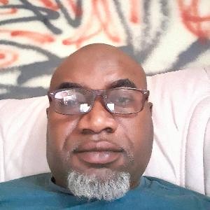 Entretien de la maison.les démarches administratifs et prendre soins de la personne malade ,à manger ,les médicaments et  toillettes