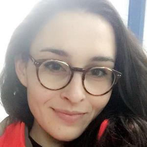 Etudiante infirmière pour garde d'enfant