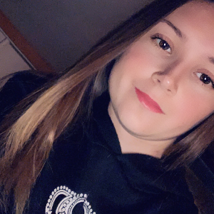 Bonjour, je m’appelle Elisa, j’ai 21 ans et je suis en attente d’une réponse pour entrer dans une école de puériculture. Je propose mes services pour de la garde d’enfant à votre domicile. Je suis disponible tous les jours du lundi au vendredi et possibil