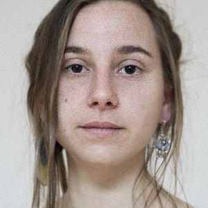 Baby sitter, garde d'enfants, aide aux devoirs, aide ménagère