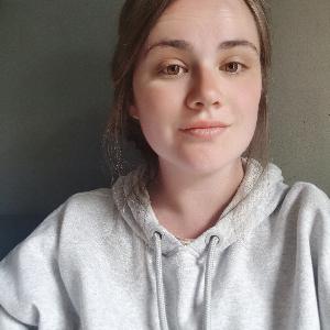 Aide soignante disponible