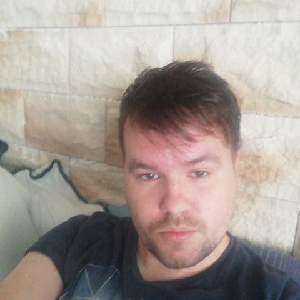 Emploi d'aide à temps plein