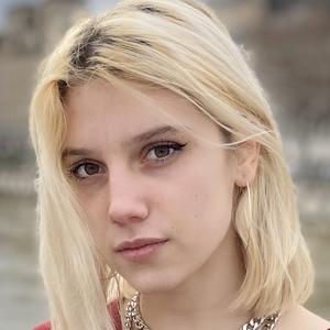 Baby-sitter dispo 7j/7 - 24h/24