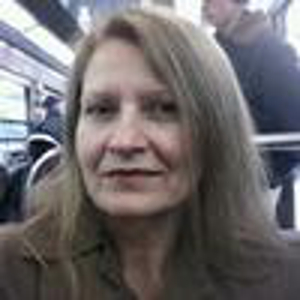 Dame de compagnie multilingue et cultivée - aide séniors à Paris