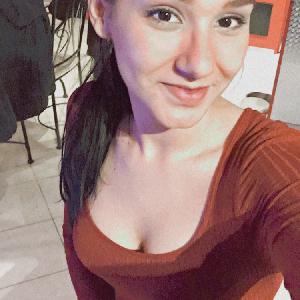 Aide à domicile/Aide soignante/Cuisinière/Repassage/Baby-sitting