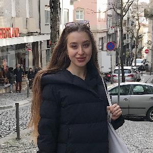 Professeur diplômée (Master en enseignement des langues étrangères) propose des cours particuliers de russe et d'anglais