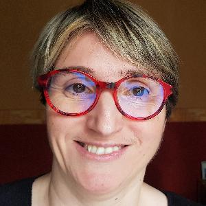 Employée de maison et garde d'enfants à domicile