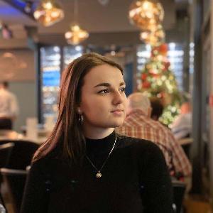 Accompagnement, temps de parole, activités, aide administrative, ménage, aide à l'habillage