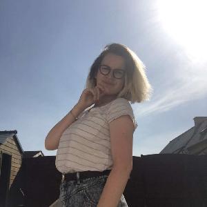 Ménage chez des particuliers ou dans une entreprise, repassage, aspirateur..