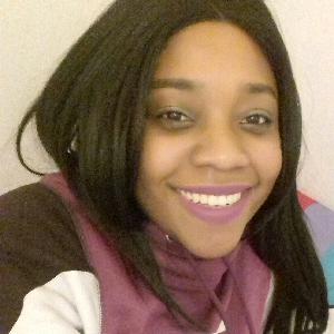 je suis disponible pour les postes tels agents d'entretient, restauration, plonge ou encore baby-sitter.