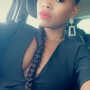 soignante ou aide à domicile, j'ai une très bonne et belle expérience dans  ce domaine et je suis disponible.  Je suis une personne dynamique,  souriante,  organisé et douce , j'aime le contact  humain et