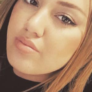 bonjour je propose baby-sitting et ménage dans le secteur du 06 contactez-moi moi si vous êtes à la recherche de nounou ou de femme de ménage