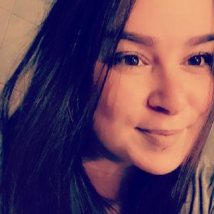 Aide ménagère, garde enfants.