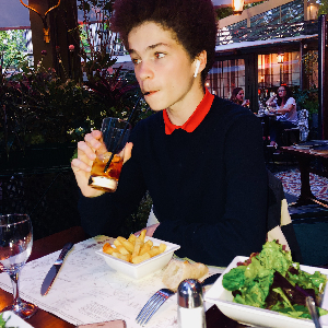 Babysitting ou repassage jeune-homme A toute options