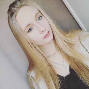 ménage , vendeuse en alimentaire garde d'enfants a domicile