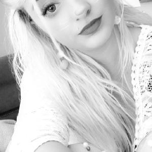 Baby sitter, femme de ménage.