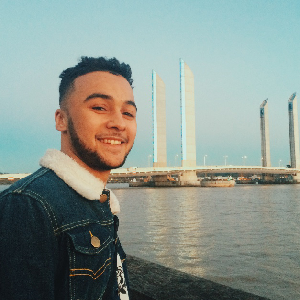 Graphiste (logo, flyers, cartes de visite)