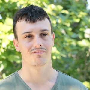 accompagnement de persone dependante dans les geste du quotidient