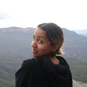 Baby-sitting à Paris, Cours d'anglais à Paris, Tenir compagnie aux personnes âgées, Faire les courses aux personnes âgées etc..., Faire les