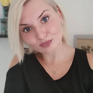 baby- sitter,femme de ménage,zide aux devoirs