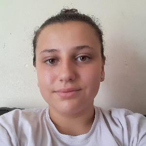 Lessive, repassage, ménage dans la maison, nettoyage des vitre tous sur salon de Provence et les alentours .