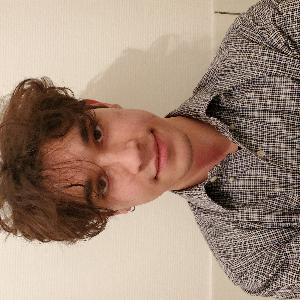 Ménage à domicile.