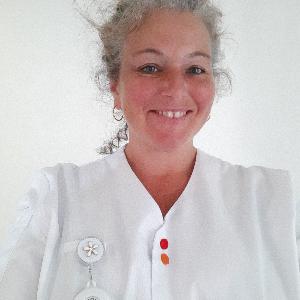 Aide aux actes de la vie quotidienne .