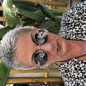 Assistante de direction je peux vous aider dans vos démarches administratives vos courriers traitement de mails...