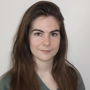 Étudiante Sciences Po Lille bilingue donne cours d'anglais