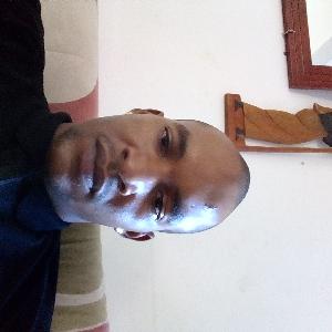 Je propose des services d'ouvrier paysagiste dynamique.