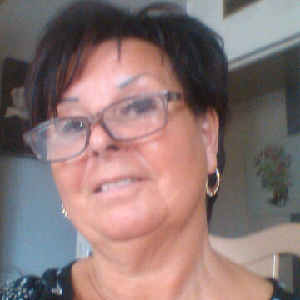 Je sais me servir du lève malade, je fais la toilette au lit et au lavabo et la douche