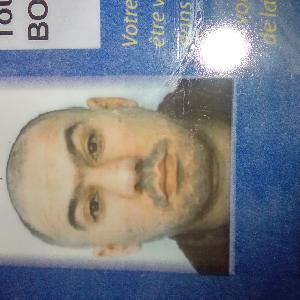 Bonjour je suis un homme père de famille. J'ai une grande expérience dans la garde d'enfants avec comme spécialité l'aide au devoir ou les activités extra scolaire pour les jeunes de plus 6ans et je sais m'occuper de bébé en leur changeant leur couche etc