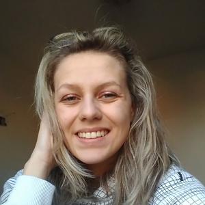 Babysitting , aide aux devoir, peu faire du ménage et à manger.