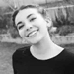 hôtesse de caisse, babysitting, agent d'entretien, serveuse, à Marseille