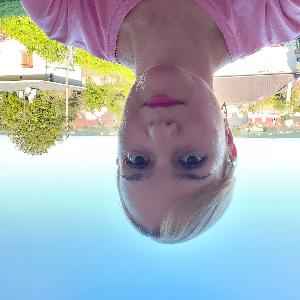 Bonjour, Je propose mes services pour faire le ménage et  le repassage  chez vous.