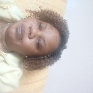 Je suis à la recherche d'un poste d'auxiliaire de vie  de jour s comme de nuits