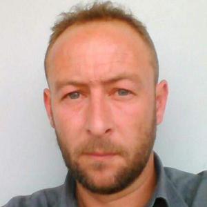 Aide ménager, (préparation des repas, ménage, courses).