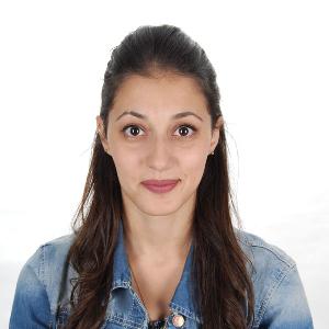 Pour l'aide aux personnes âgées j'ai de l'expérience qu'il faut pour réussir mon travail. J'ai déjà pris soin de plusieures personnes âgées et je me suis très bien débrouillée. Je suis une personne active, sérieuse, motivée Et très attentive