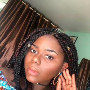 jeune étudiante propose ces services sur Orléans