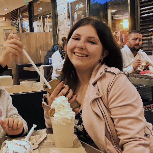 Aide soignante en restant fonction, ASH