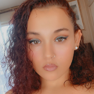 Aide à domicile ménage garde d’enfant accompagnement personne agee