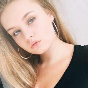 Aide pour la vie quotidienne , repas, ménage, habillage, courses ect