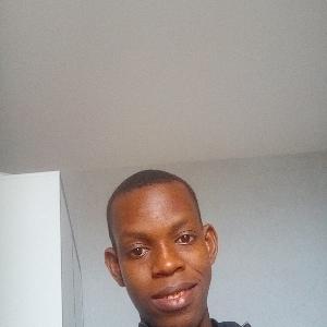 Baby-sitter, ménage ,aide à la personne