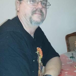 Ménage  repassage lessive faire repas courses  prise aux médicaments  bien-être aux personnes