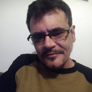 Fort de plusieurs années d'expérience dans la restauration et la grande distribution et diplômé pat un BT services aux personnes je vous propose mes services pour tous les gestes de la vie courante, ménage, toilette,cuisine,aide à la promenade.