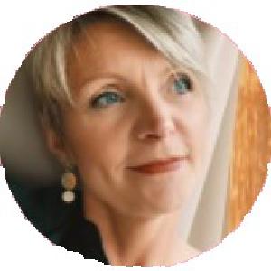 Auxiliaire de vie expérimentée pour personnes dépendantes ou en situation d'handicap,, aide dans votre quotidien, entretien, course,