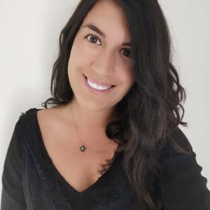 Baby sitter fiable et dispo à Lyon