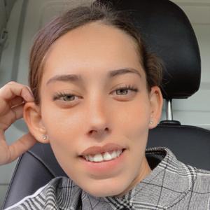 Aide ménagère. Baby-sitter.